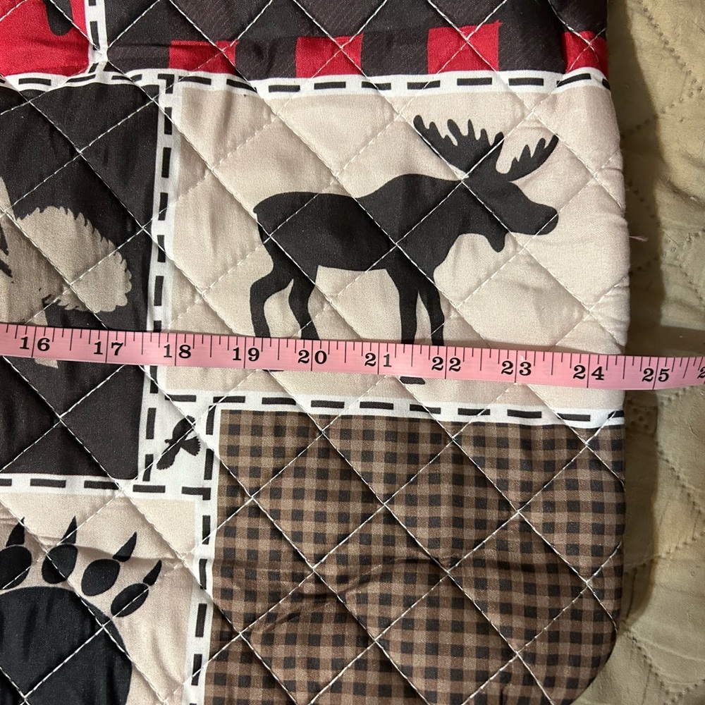 Lodge Life quilted tote bag & Virah Bella Quilted Sherpa Throw - Picture 6 of 13